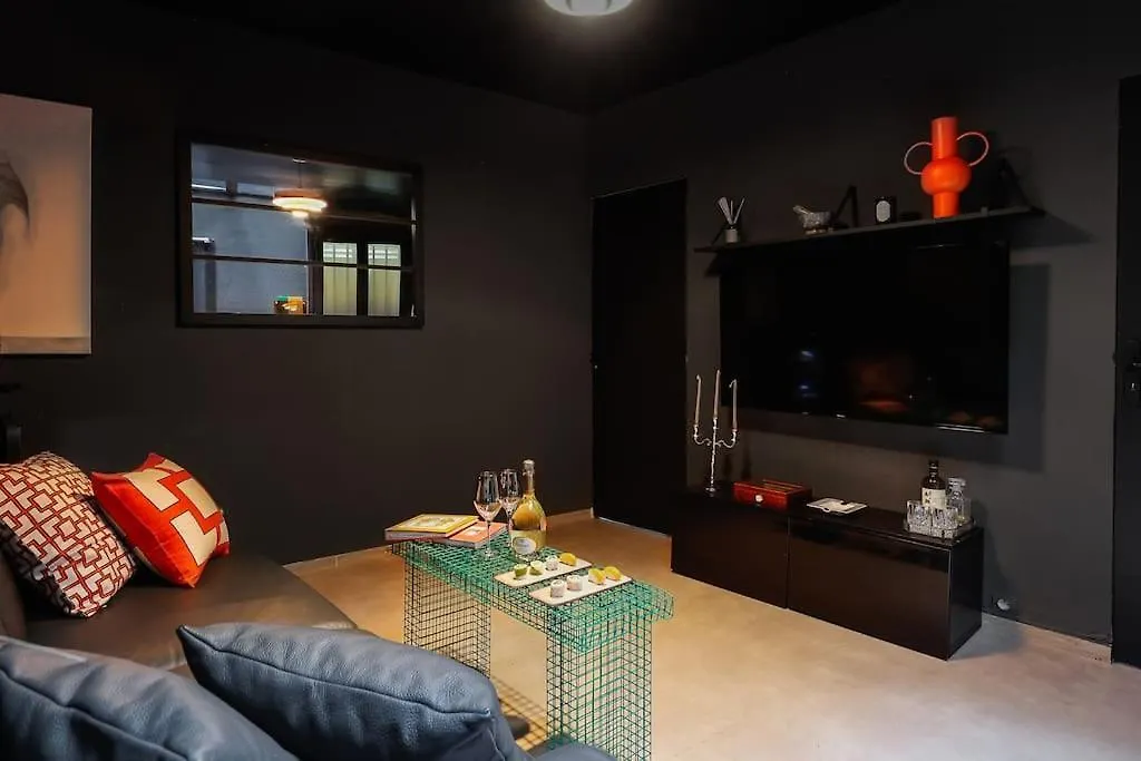 Le Dark Apartment Paris France