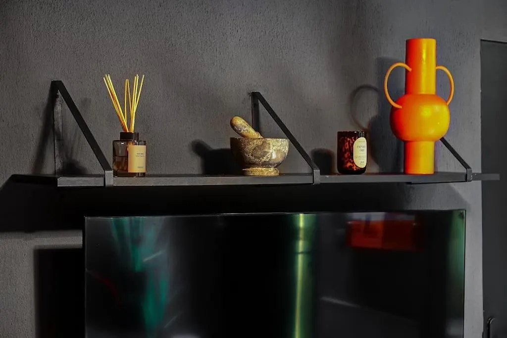 Le Dark Apartment Paris