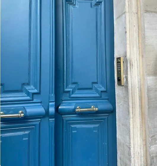 Le Dark Apartment Paris